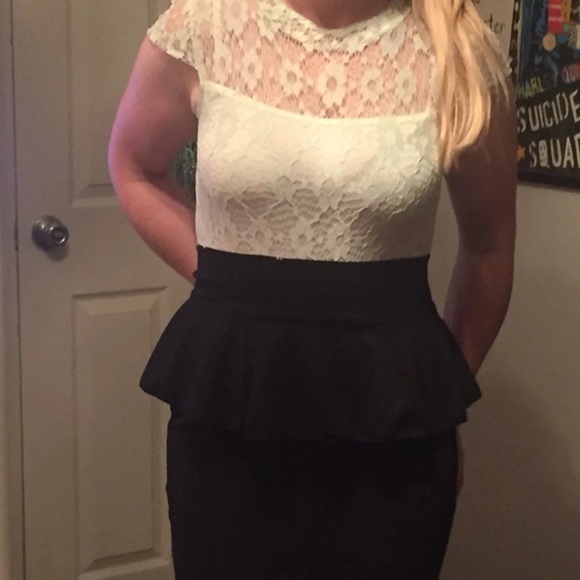 Dress - Picture 3 of 3